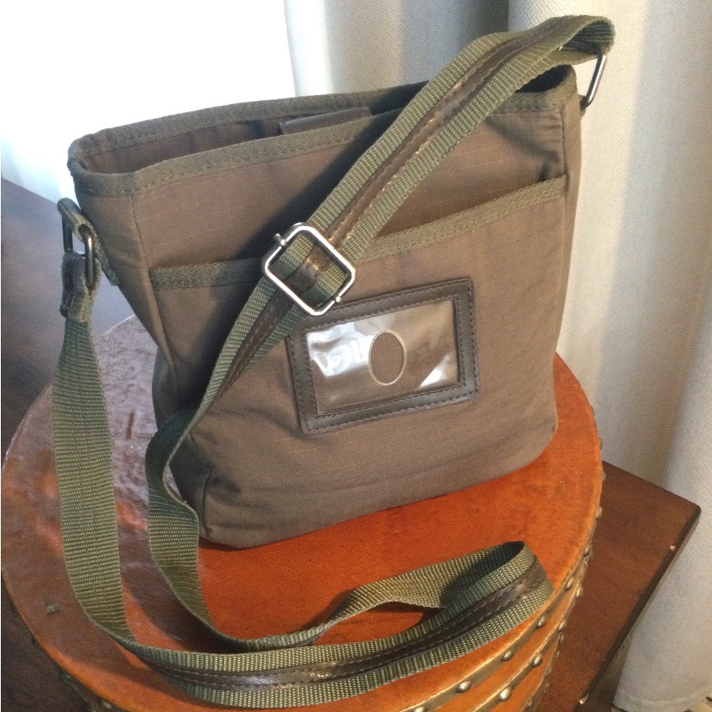 Authentic Relic Brand shoulder cross Bag - Picture 2 of 5